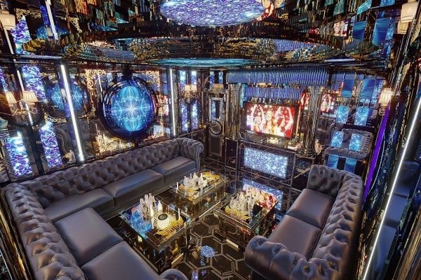 Hệ thống âm thanh và đèn LED hiện đại tại Karaoke Gia Đình 171