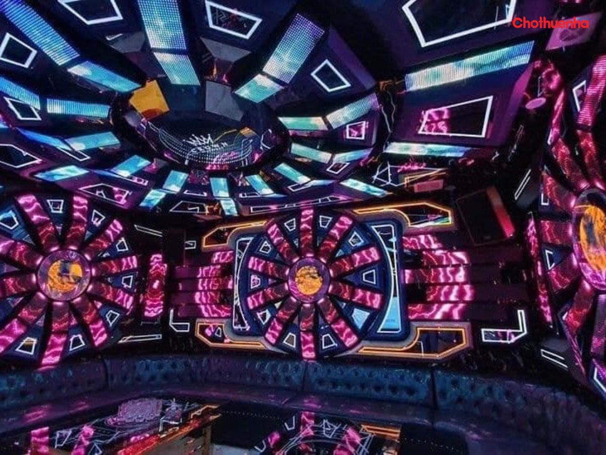 Không gian sang trọng tại Karaoke Vân Đồn