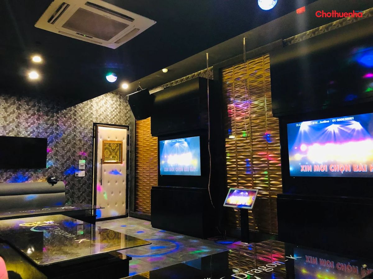 Phòng hát được thiết kế cách âm sang trọng