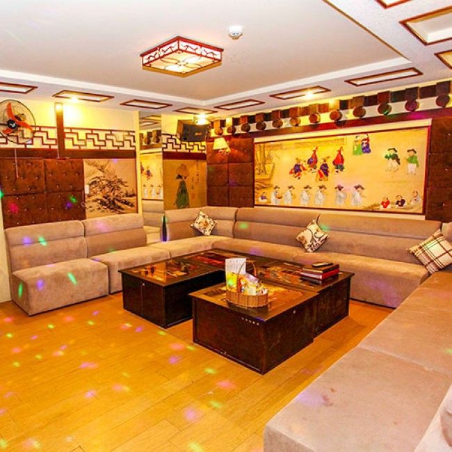 Karaoke Q7 Idol quận 7 không gian hiện đại phù hợp nhóm bạn