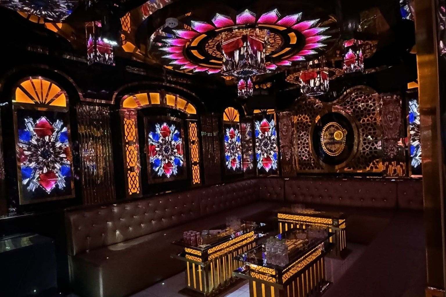 Thiết kế phòng hát hiện đại tại karaoke Queen Bee