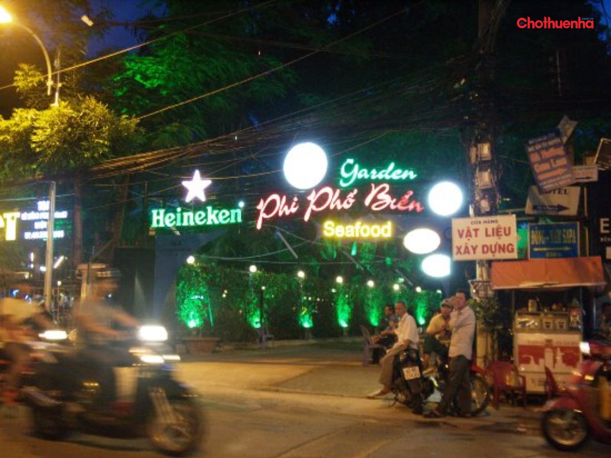 Nhà Hàng Hải Sản Phi Phố Biển