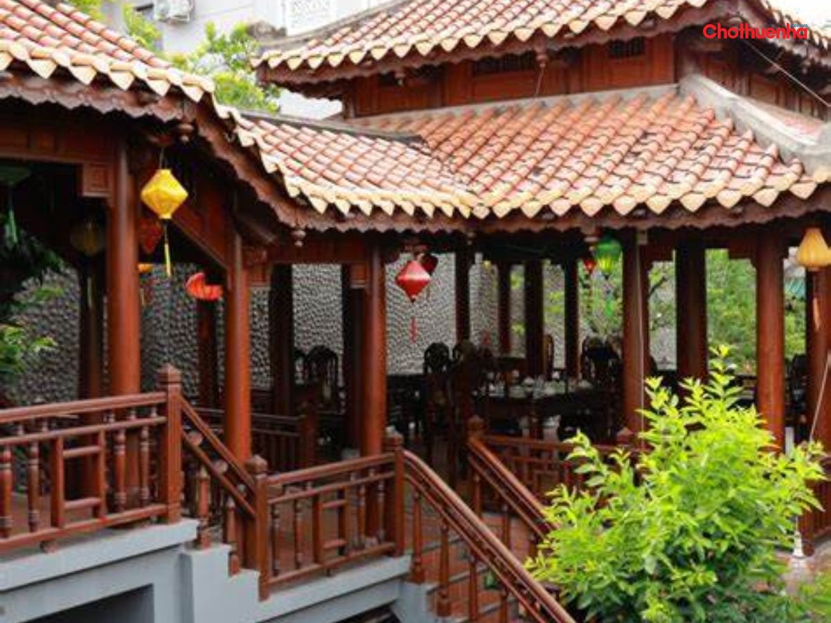 Nhà Hàng Thạch Hãn